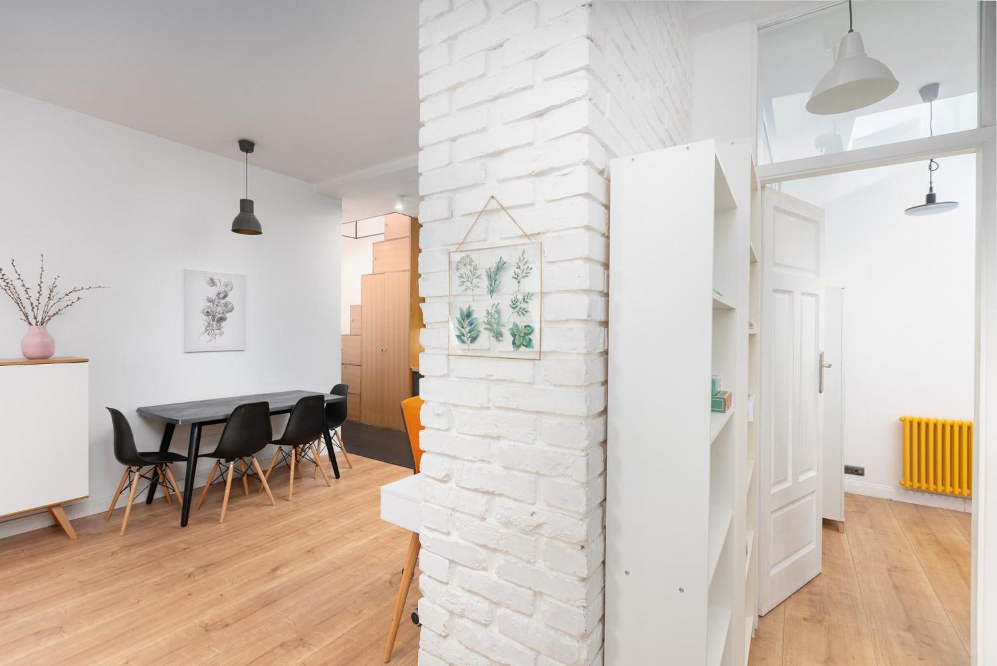 With A Roof Terrace Apartment *